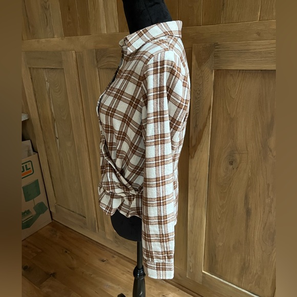 Heartlooms Twist-Front, Surplice Bodice, Flannel Top - Picture 3 of 12